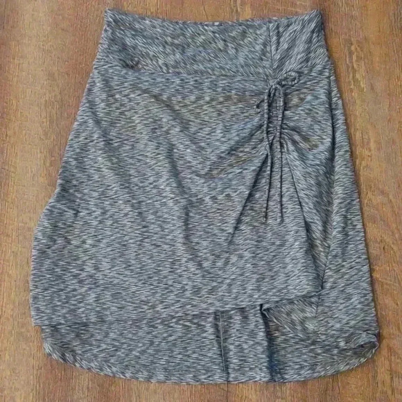 The North Face gray‎ cypress stretch high low skirt women's medium - Picture 1 of 4